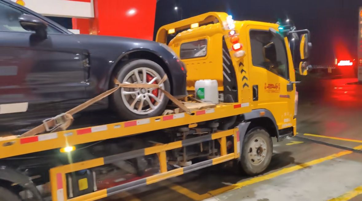 固原行车途中遇到突发状况该如何呼叫道路救援？